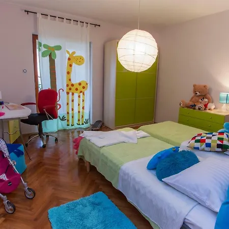 Varga Apartment *